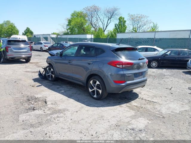 KM8J3CA28GU126098 Hyundai Tucson Sport