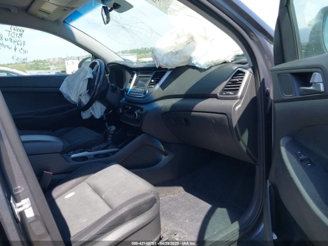 KM8J3CA28GU126098 Hyundai Tucson Sport