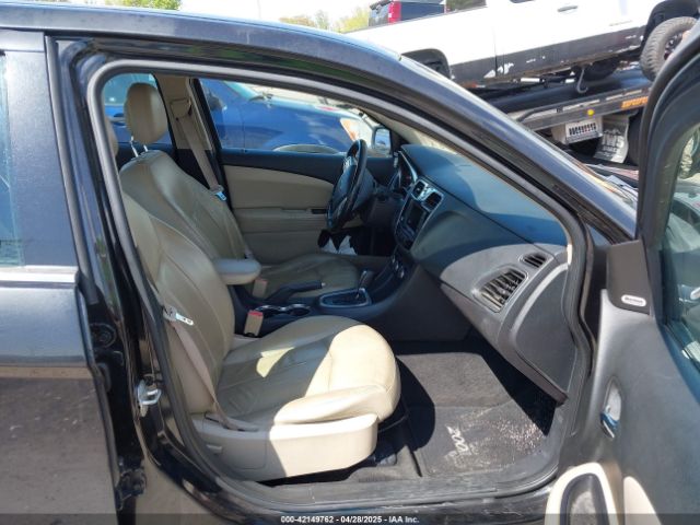 2011 CHRYSLER 200 1C3BC2FG5BN504473 Photo 4