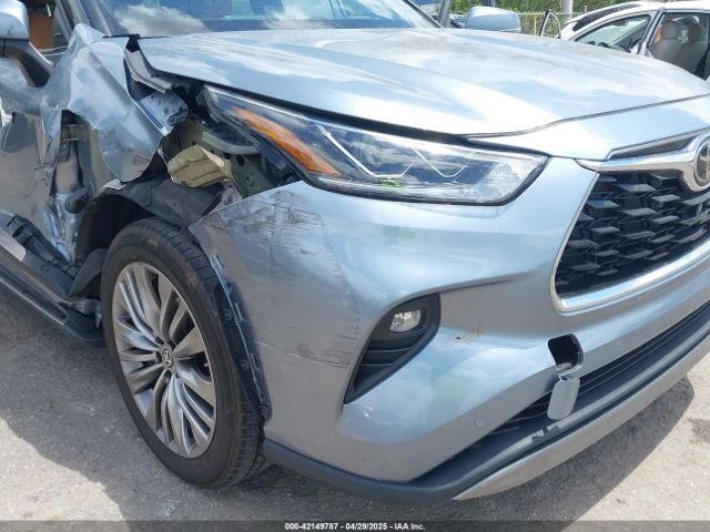 5TDFZRBHXNS175366 Toyota Highlander Platinum