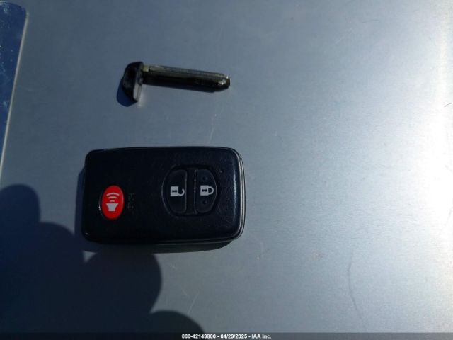 JTDKN3DU6F0477579 Toyota Prius Two