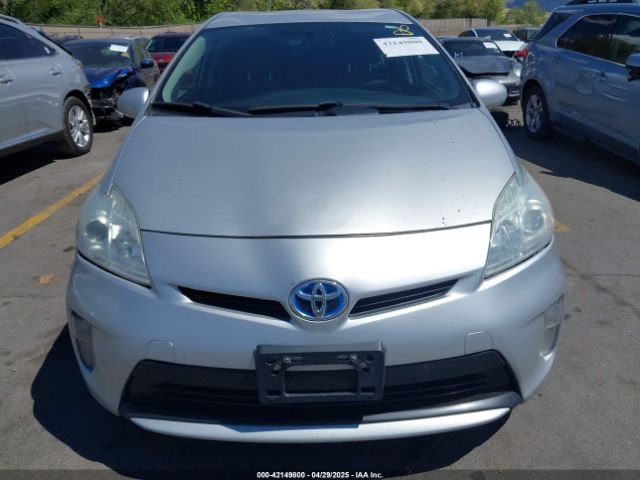 JTDKN3DU6F0477579 Toyota Prius Two
