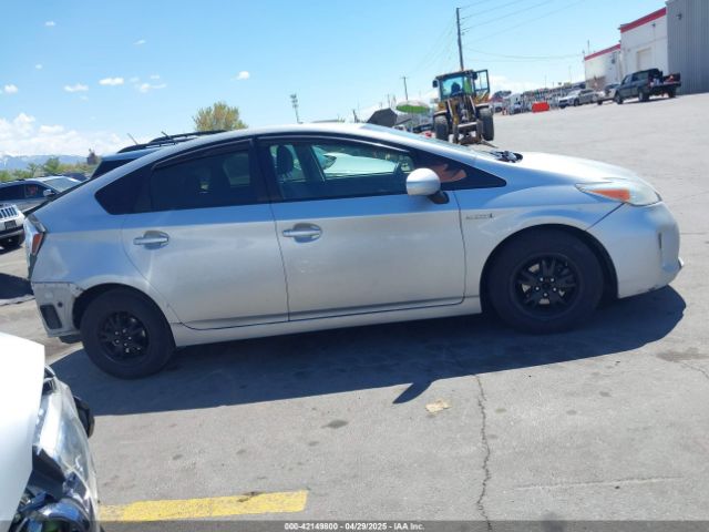 JTDKN3DU6F0477579 Toyota Prius Two