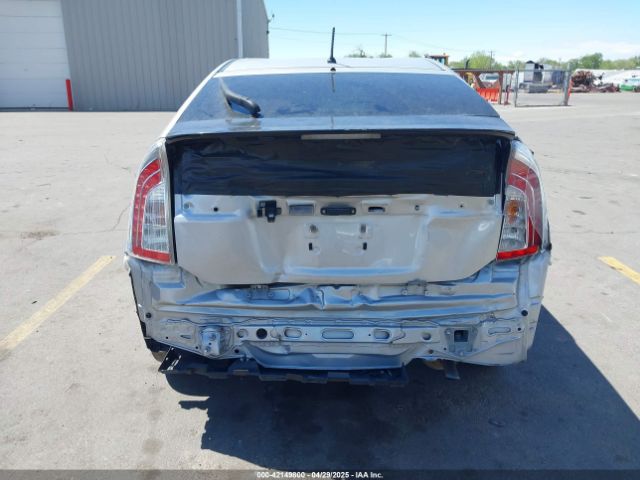 JTDKN3DU6F0477579 Toyota Prius Two