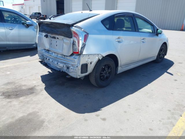 JTDKN3DU6F0477579 Toyota Prius Two