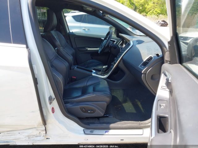 YV4902DZ0E2546642 Volvo Xc60 T6 R-design Platinum