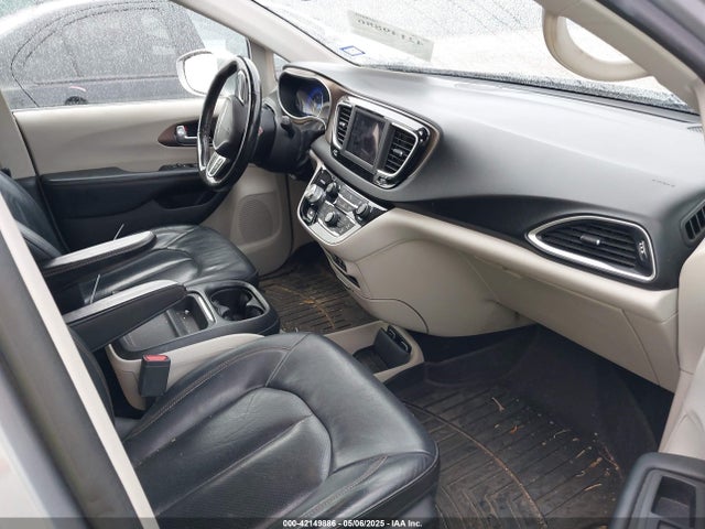 Chrysler Pacifica 2019 2C4RC1BG0KR554811 Image 5