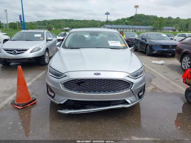 3FA6P0RU9KR139757 Ford Fusion Hybrid Titanium