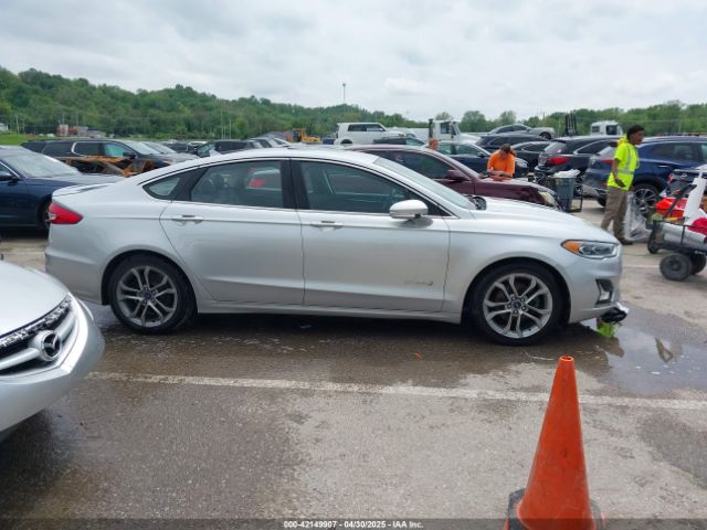 3FA6P0RU9KR139757 Ford Fusion Hybrid Titanium