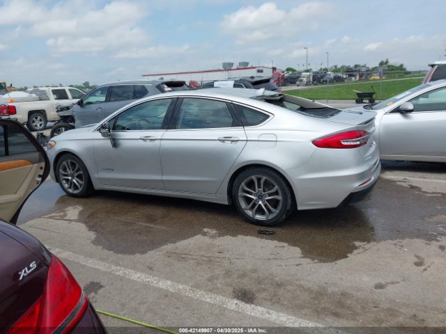 3FA6P0RU9KR139757 Ford Fusion Hybrid Titanium