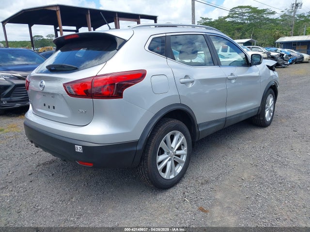 JN1BJ1CP2HW013252 Nissan 2017