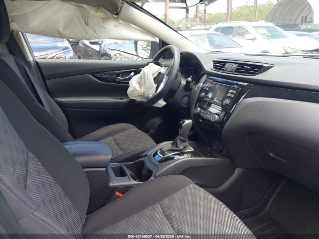JN1BJ1CP2HW013252 Nissan 2017