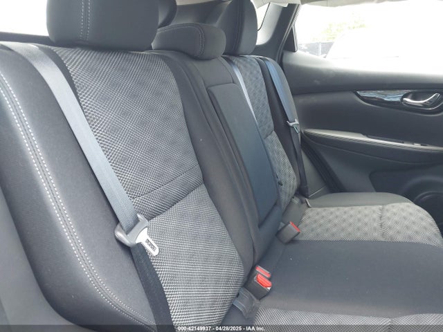 JN1BJ1CP2HW013252 Nissan 2017