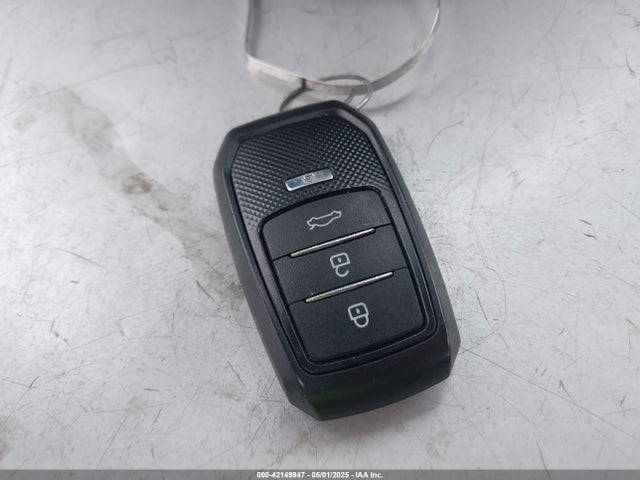 JTNKHMBX1K1031351 Toyota C-HR XLE