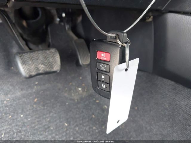 JTMYFREV2HJ127865 Toyota Rav4 Limited