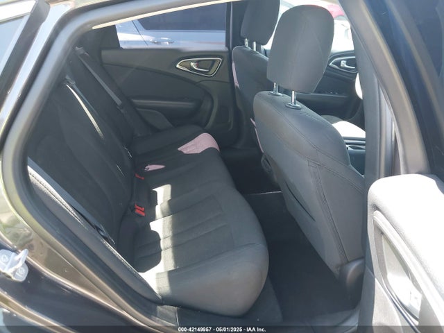 1C3CCCAB4FN747249 Chrysler 200 Limited