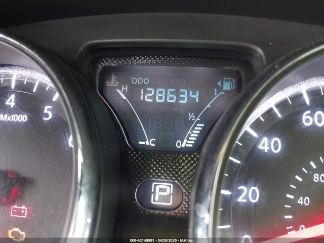 3N1CN7AP3HK433810 Nissan Versa 1.6 Sv