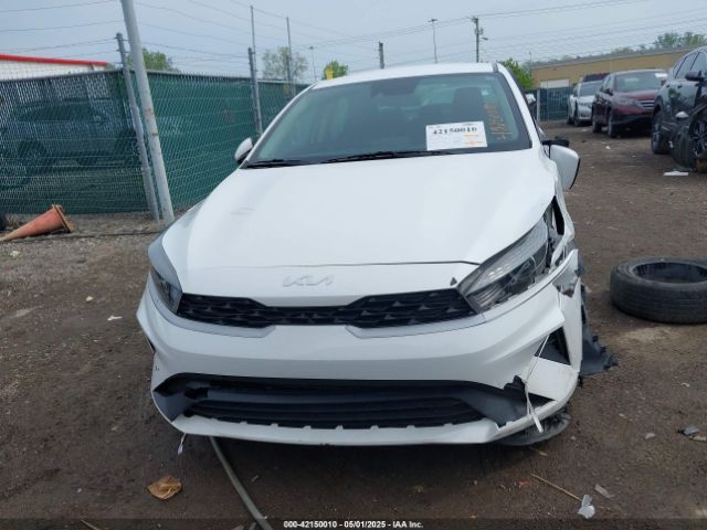 3KPF24AD5NE430893 KIA Forte Lxs