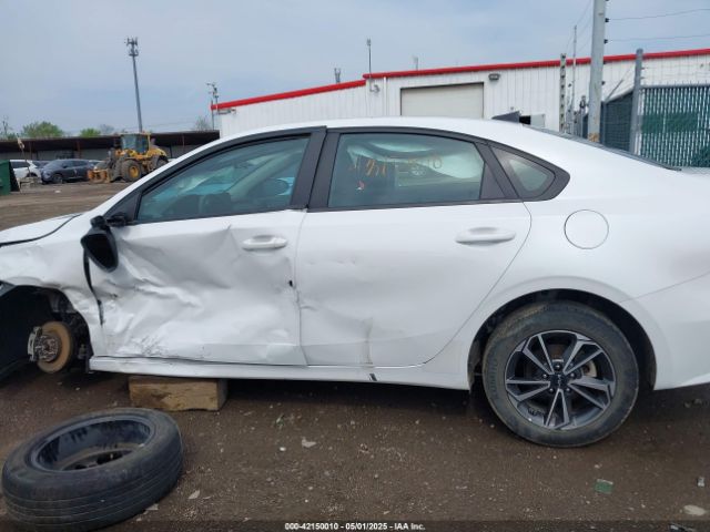 3KPF24AD5NE430893 KIA Forte Lxs