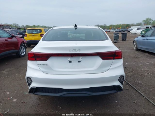 3KPF24AD5NE430893 KIA Forte Lxs