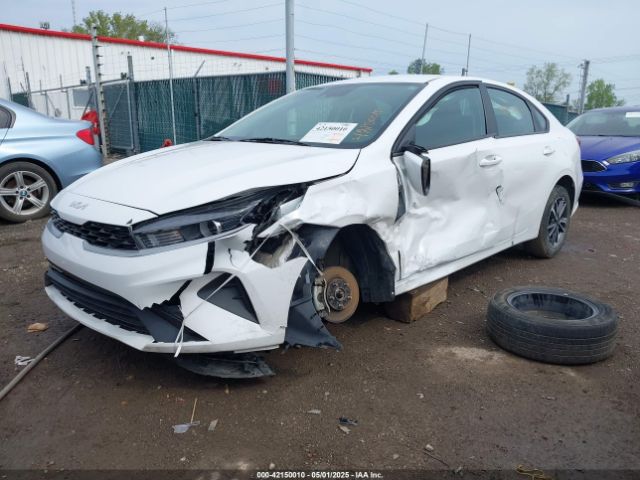 3KPF24AD5NE430893 KIA Forte Lxs