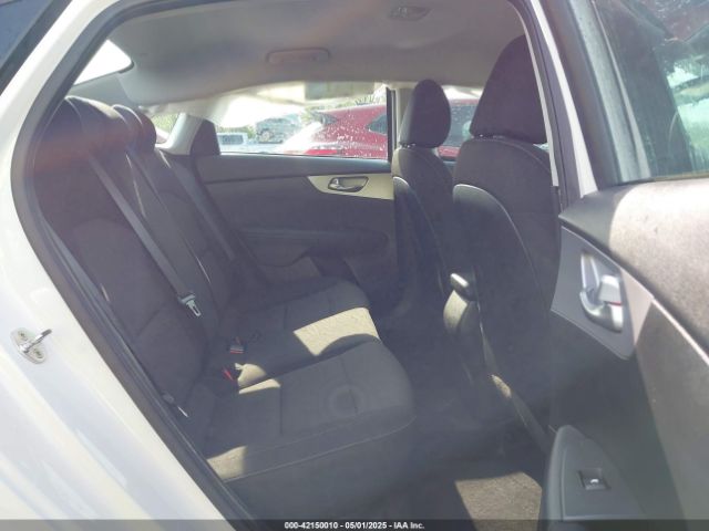 3KPF24AD5NE430893 KIA Forte Lxs