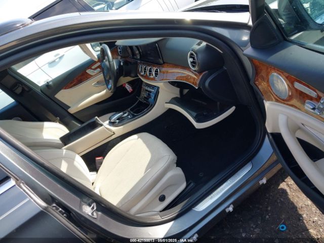 2018 MERCEDES-BENZ E 300 WDDZF4JB6JA301158 Photo 4