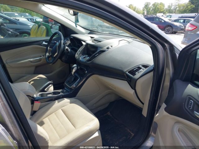 1FMCU0J9XEUA53301 Ford Escape Titanium