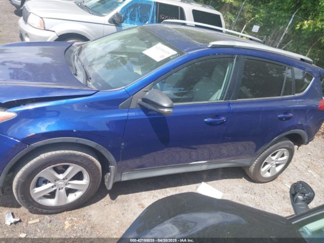 2T3WFREV3EW112070 Toyota Rav4 Xle