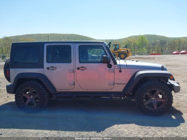 1C4BJWDG6FL768265 Jeep Wrangler Unlimited Willys Wheeler