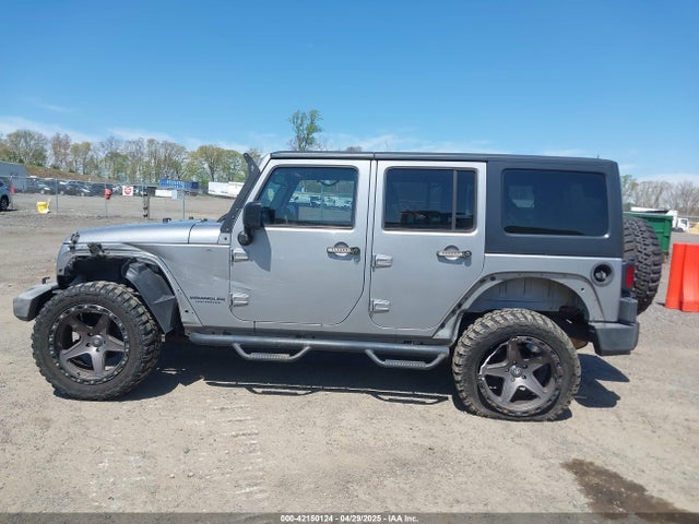 1C4BJWDG6FL768265 Jeep Wrangler Unlimited Willys Wheeler