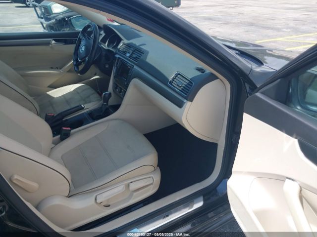 1VWAT7A34GC066831 Volkswagen Passat 1.8t R-line
