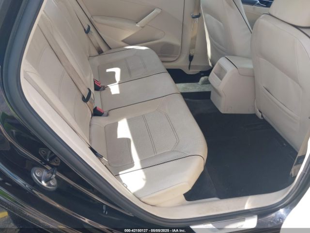 1VWAT7A34GC066831 Volkswagen Passat 1.8t R-line