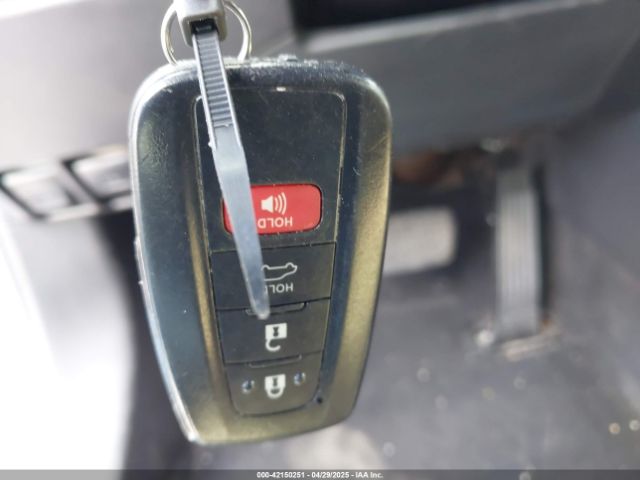 2T3Y1RFV1KW042327 Toyota Rav4 Limited