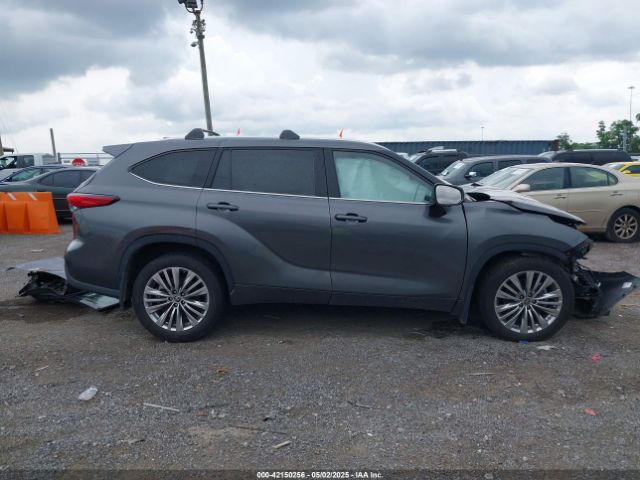 5TDKDRBH2PS510149 Toyota Highlander Platinum