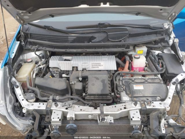 JTDZN3EU8GJ050638 Toyota Prius V Five