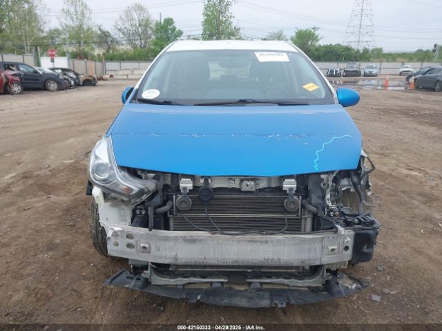 JTDZN3EU8GJ050638 Toyota Prius V Five