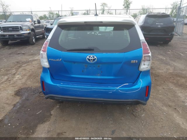 JTDZN3EU8GJ050638 Toyota Prius V Five