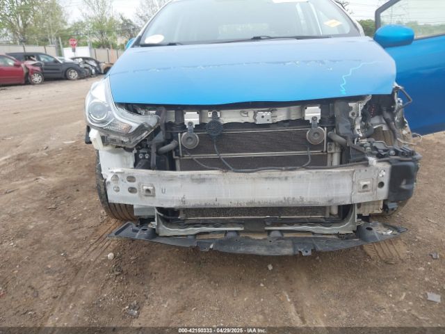 JTDZN3EU8GJ050638 Toyota Prius V Five