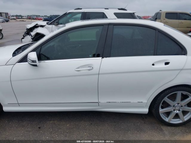 WDDGF4HB0EA958816 Mercedes-Benz C-class C 250 Sport/luxury