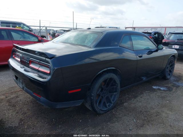 2C3CDZAG8FH703839 Dodge Challenger Sxt