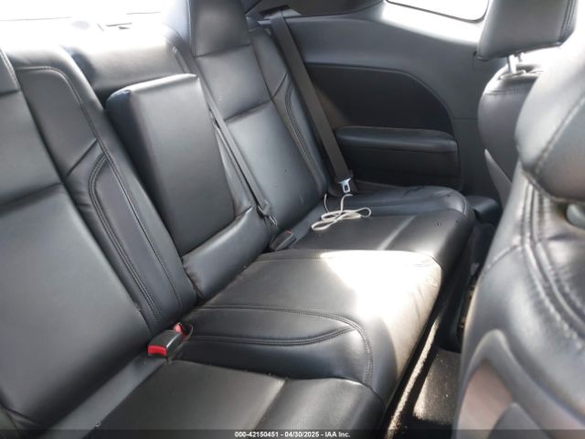 2C3CDZAG8FH703839 Dodge Challenger Sxt