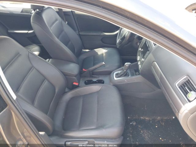 3VWLL7AJ2EM410692 Volkswagen Jetta 2.0l Tdi