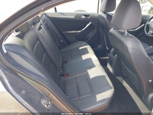 3VWLL7AJ2EM410692 Volkswagen Jetta 2.0l Tdi
