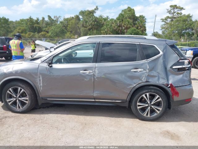 JN8AT2MTXHW403041 Nissan Rogue Sl