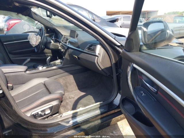 WBA8B9G59JNV00131 BMW 330I