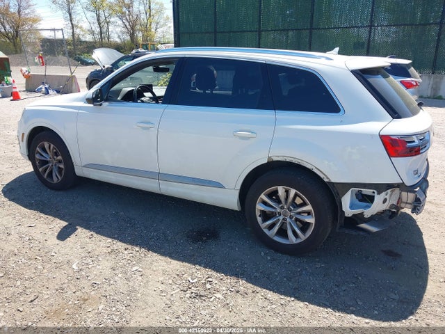2017 AUDI Q7 WA1LAAF74HD010923 Photo 2