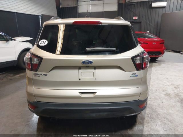 1FMCU9G95HUD33403 Ford ESCAPE SE