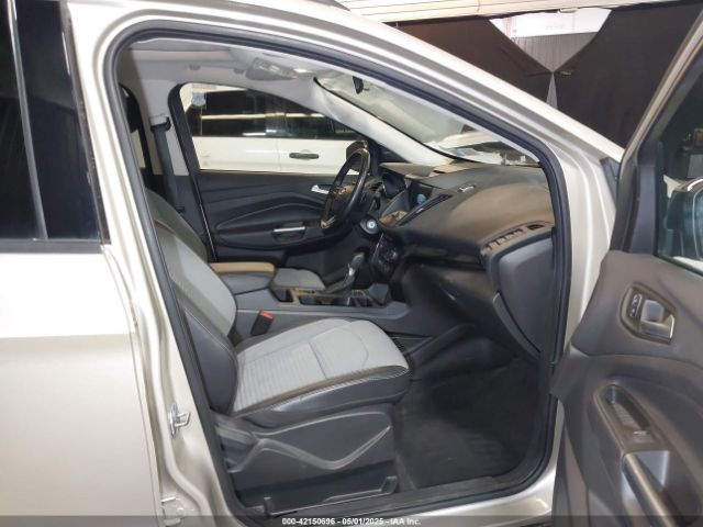 1FMCU9G95HUD33403 Ford ESCAPE SE