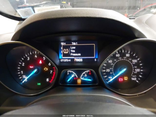 1FMCU9G95HUD33403 Ford ESCAPE SE